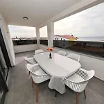 Cicak شقة فير