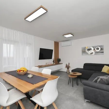 Apartment Cicak