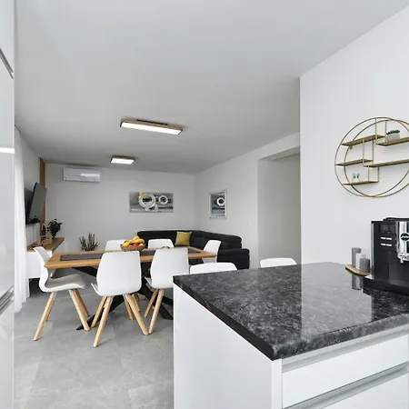 Apartment Cicak Vir